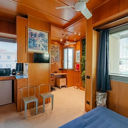 Labanca's Gallery Saint John Apartment Rom